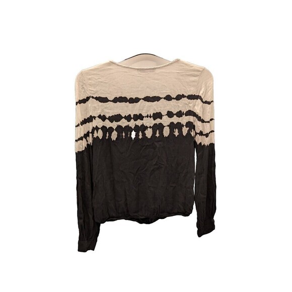 Young Fabulous Broke Lightweight Keyhole Long Sleeve Top Size Medium - Picture 2 of 4